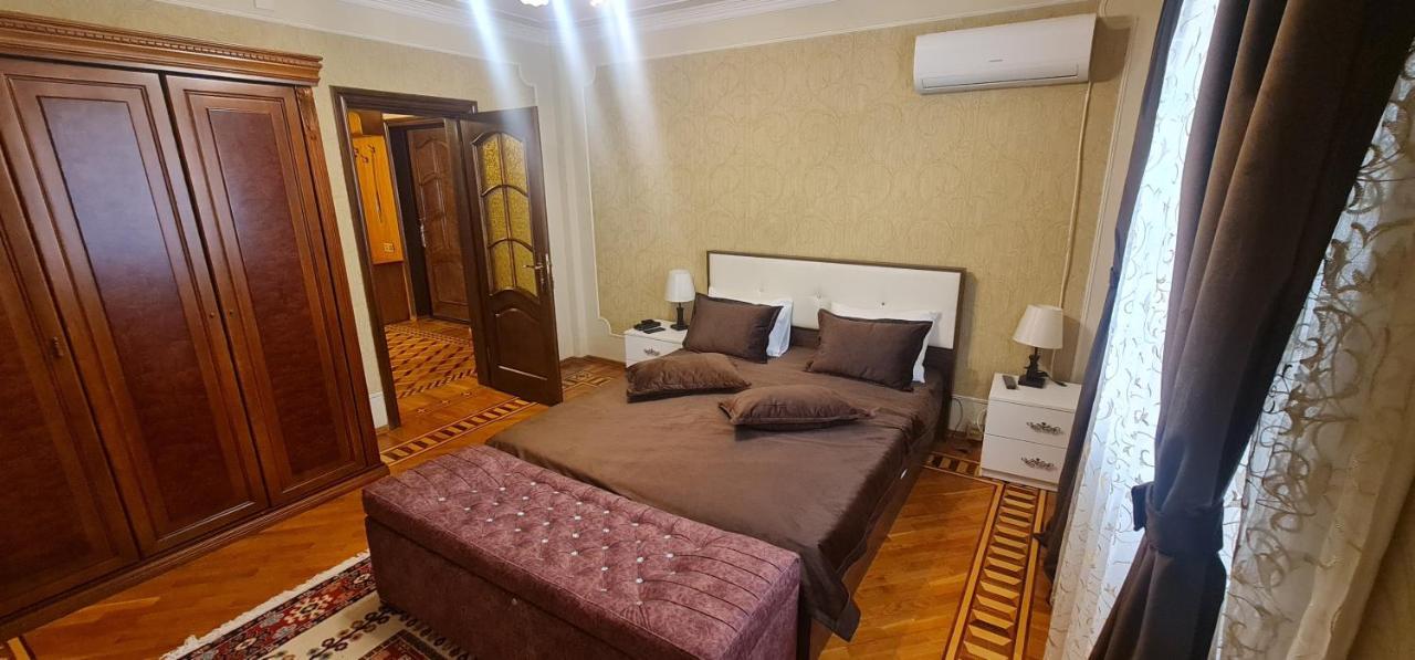 Gold Wall Apartment Баку Экстерьер фото