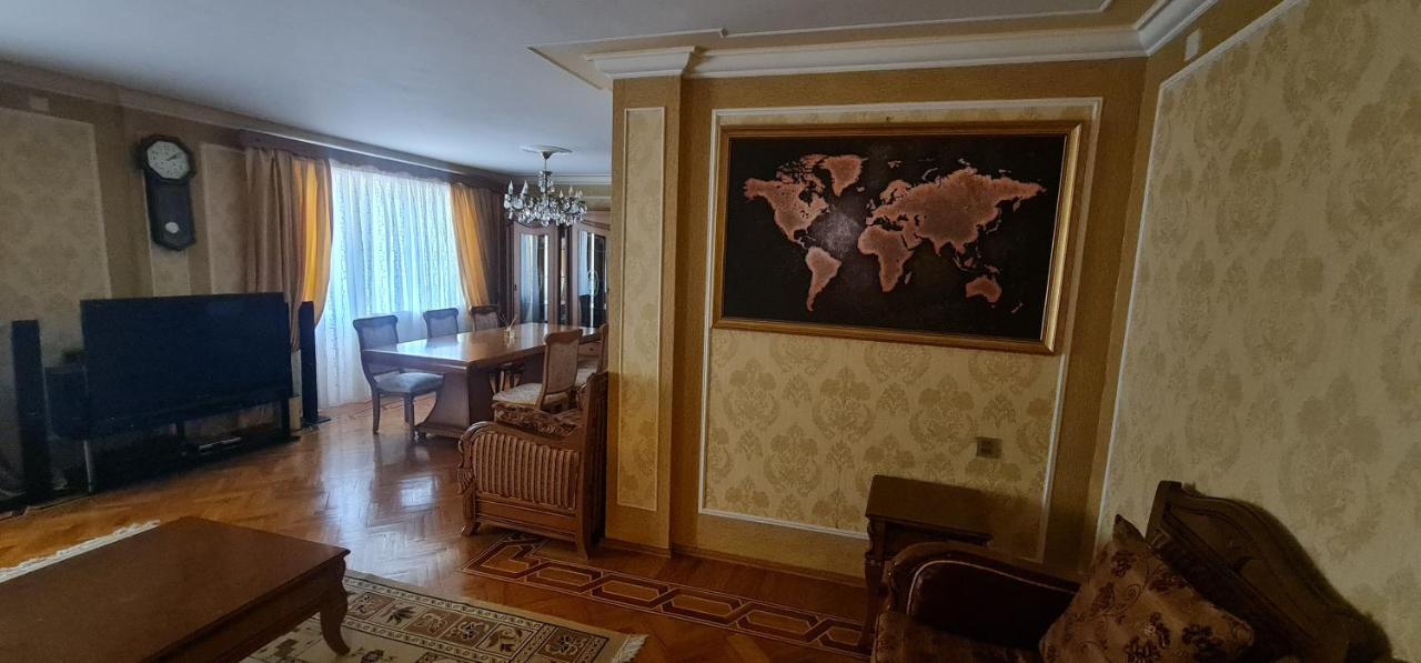 Gold Wall Apartment Баку Экстерьер фото