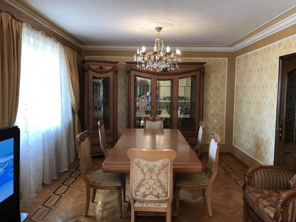 Gold Wall Apartment Баку Экстерьер фото