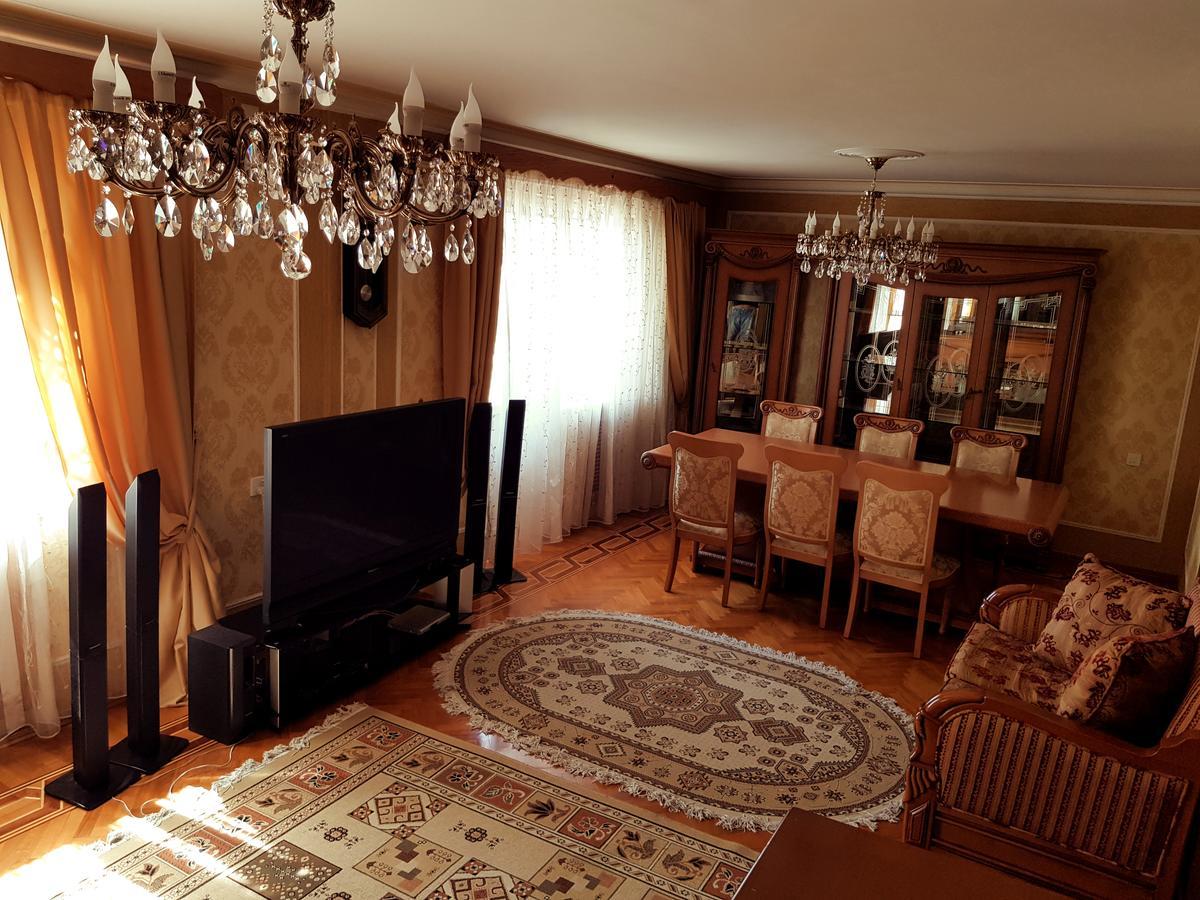 Gold Wall Apartment Баку Экстерьер фото